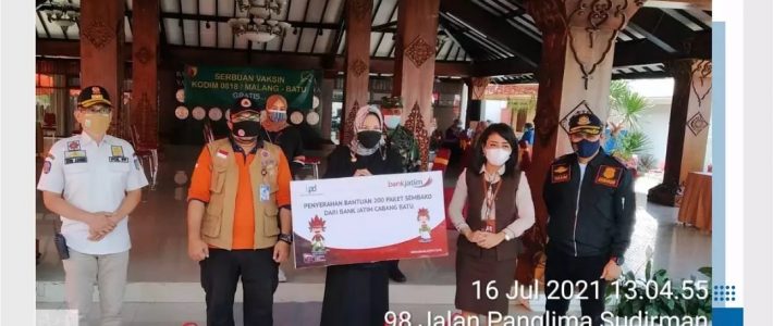 Penyerahan Bantuan 200 Paket Sembako dari Bank Jatim Cabang Batu